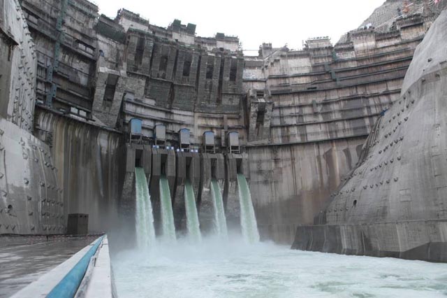 在建中的錦屏一級水電站